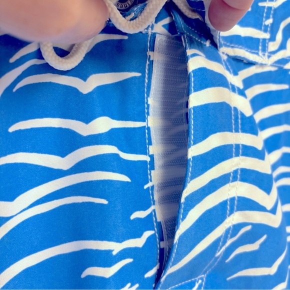 NWT Vineyard Vines Men’s Size 35 Board Shorts Swim Trunks Seagulls Blue - Picture 9 of 9